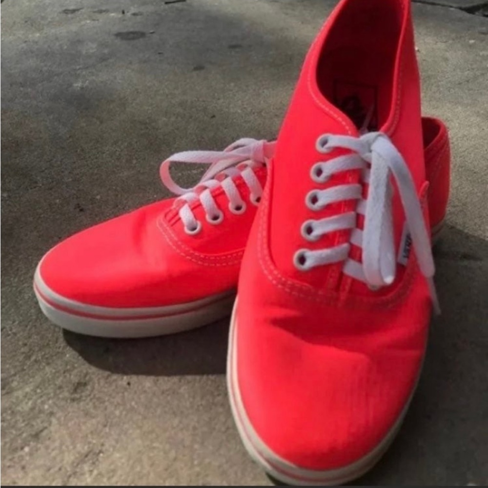 EUC Vans canvas skates shoes sneakaers size 6.5 (37) - Picture 1 of 6